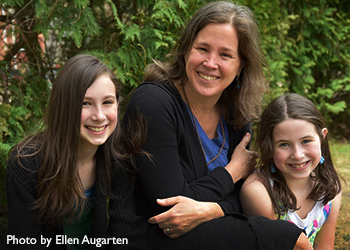 PJ Library Parent with Daughters