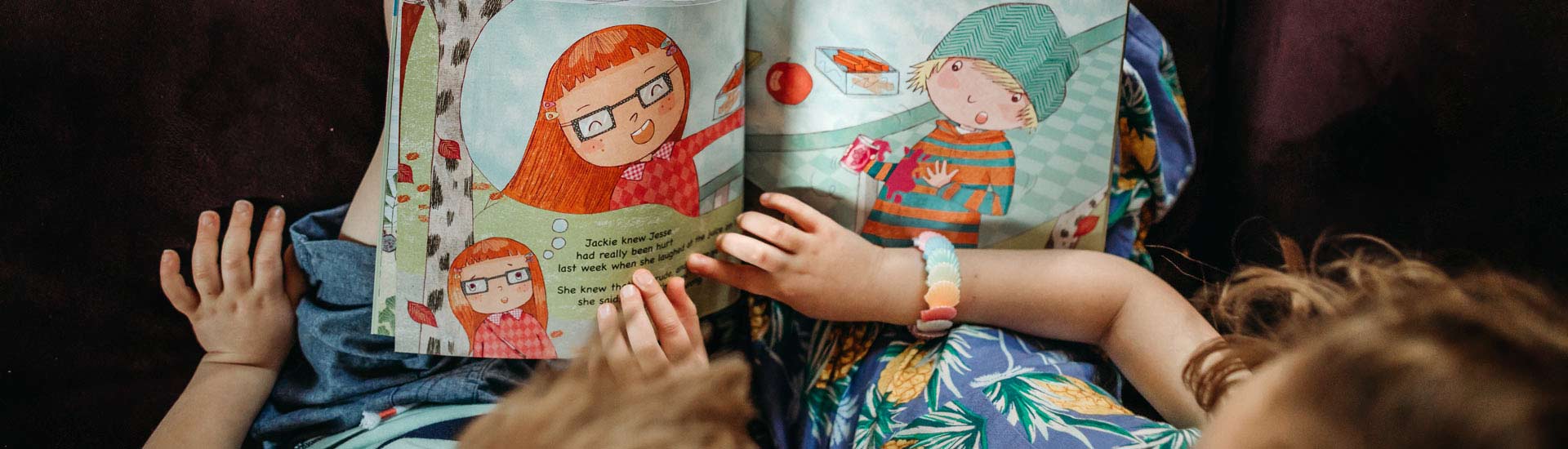 Jewish bedtime stories and music for FREE! PJ Library mails Jewish children's books & music to families.
