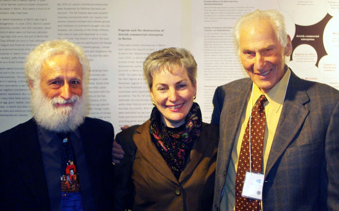 Aubrey Davis with Marcie Greenfield Simons and Harold Grinspoon